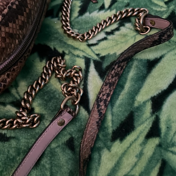 GUCCi Marmont medium size shoulder bag in rosy beige python 🐍❣️GG - Picture 4 of 9
